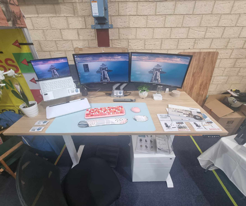 Premium Articulating Monitor Arm with Laptop Tray to suit 17" - 32" Monitors and 11.6" - 17.3" Laptops (Lifetime Warranty) Premium Articulating Monitor Arm with Laptop Tray to suit 17" - 32" Monitors and 11.6" - 17.3" Laptops (Lifetime Warranty)