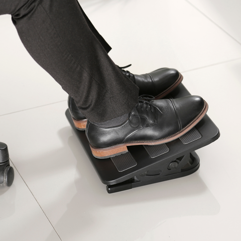 Tiltable ergo Footrest