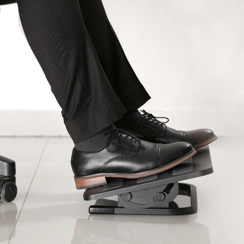 Tiltable ergo Footrest
